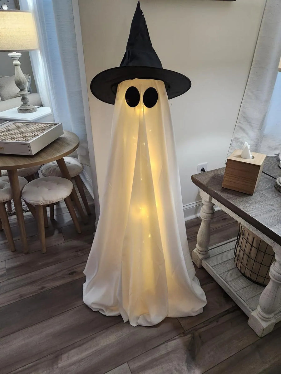 Nuvala Wisp on a porch
